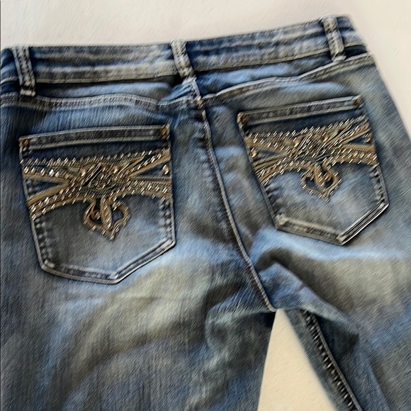 Cache Blue High‎ Rise Jeans with Distressed Details - Picture 3 of 14
